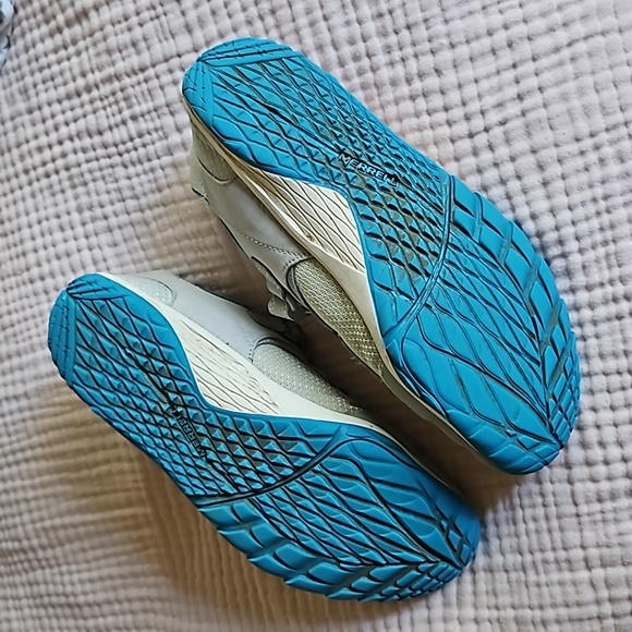 Merrell Shoes - Picture 4 of 6